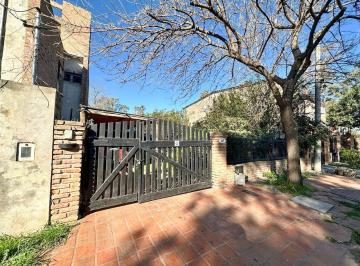 Casa · 160m² · 3 Ambientes · 1 Cochera · Venta Casa Dos Dorm. en Barrio Tango