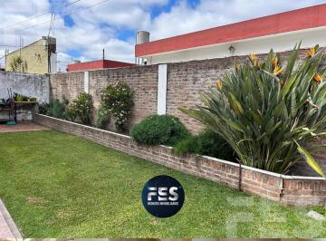 Casa · 169m² · 4 Ambientes · 4 Cocheras · Casas en Venta en Bernal Quilmes