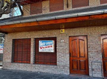 Casa · 300m² · 5 Ambientes · 1 Cochera · Casa en Venta - Merlo Centro