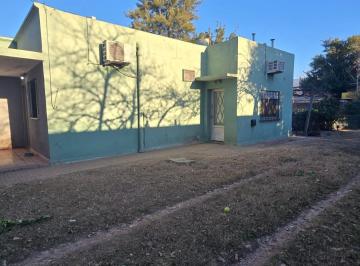Casa · 300m² · 3 Ambientes · 1 Cochera · Casa Sobre Dos Lotes