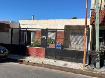 Casa · 190m² · 4 Ambientes · 3 Cocheras · Casa 4 Ambientes Venta Villa Luzuriaga