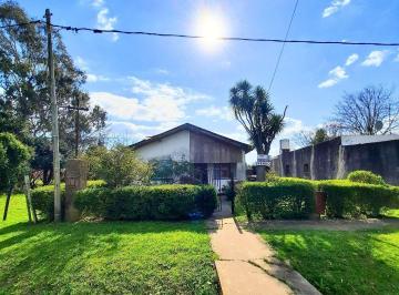 Casa · 56m² · 3 Ambientes · 1 Cochera · Venta Casa en Lisandro Olmos
