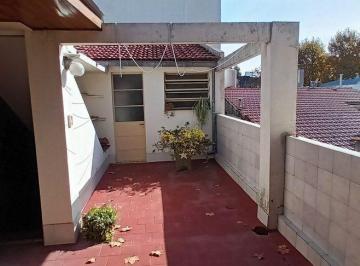 Casa de 5 ambientes, Chacarita · Local y Vivienda de 2 Plantas en Lote Propio