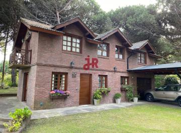 Casa de 5 ambientes, Pinamar · Codigo 682 - Alquiler Temporario - 4 Dorm. – Garage – Parrilla – B5 – Pinamar