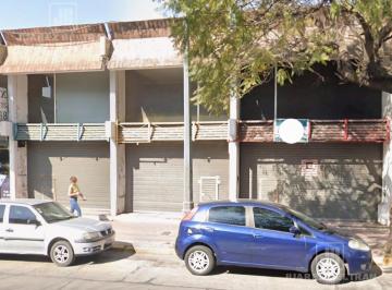 Local comercial · 140m² · 4 Ambientes · Local con Entrepiso en Alquiler Sobre Humberto Primo a m de Avellaneda
