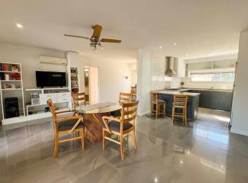 Imagen 1 - Casa de 2 dormitorios en barrio privado con amplio quincho y piscina.  - · Casa de 2 Dorm. en Barrio Privado con Amplio Quincho y Piscina.