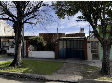 Casa · 75m² · 3 Ambientes · 1 Cochera · Vendo Casa de 2 Dorm. en Barrio Belgrano!