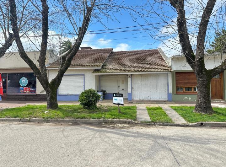 Casa · 200m² · 4 Ambientes · 1 Cochera