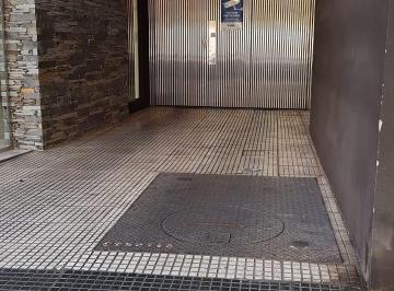 Garage , Almagro · Cochera Cubierta en Venta