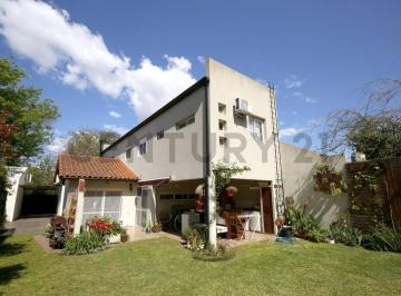 Casa · 160m² · 4 Ambientes · Casa en Venta en City Bell