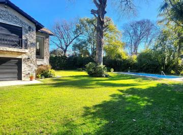 Casa · 254m² · 5 Ambientes · 2 Cocheras · Casa en Venta en El Golf Club Argentino