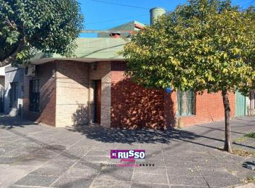 RUS-RUS-10462_2 · Venta Casa 3 Ambientes a Reciclar Ramos Mejia