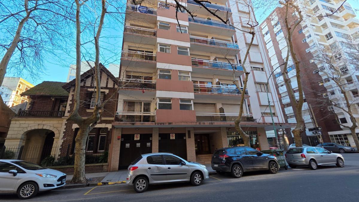 En venta departamento 2 ambientes al frente con balcón
