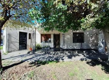 Casa · 112m² · 3 Ambientes · 2 Cocheras · Casa en Lomas de Zamora (Partido)