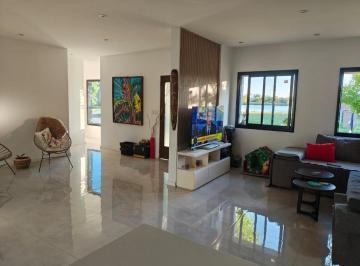 Casa · 150m² · 3 Ambientes · 1 Cochera · Casa en Venta - 3 Ambientes en Santa Isabel