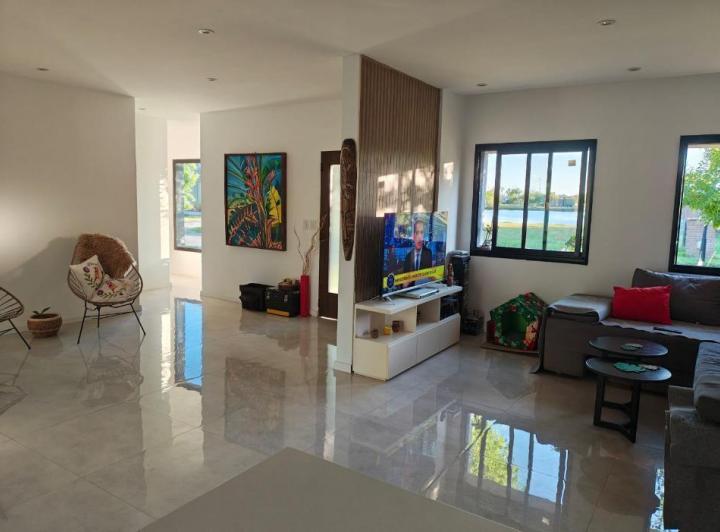 Casa · 150m² · 3 Ambientes · 1 Cochera
