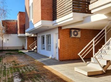 Departamento de 2 ambientes, Cipolletti · Departamento 1 Dormitorio con Patio Interno y Cochera