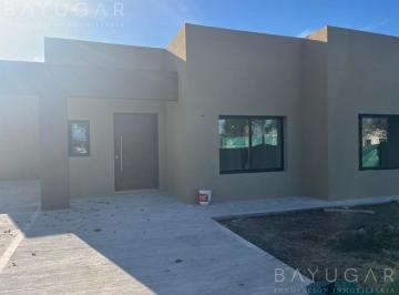 Casa · 137m² · 4 Ambientes · Venta Casa en Obra - Barrio Privado Los Alcanfores - Pilar