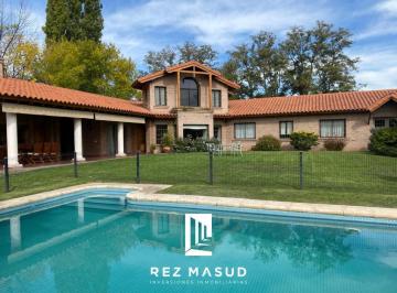 Casa · 347m² · 7 Ambientes · 4 Cocheras · Casa en Venta