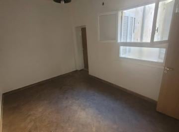 Departamento de 2 ambientes, Barracas · Departamento Tipo Casa - Primer Piso por Escalera