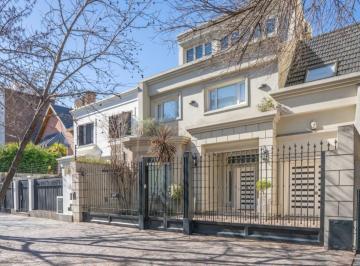 Casa · 460m² · 5 Ambientes · 3 Cocheras · Suma Categoria y Confort