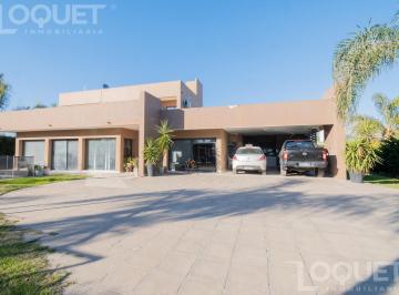 Casa · 270m² · 4 Ambientes · 2 Cocheras · Casa de 3 Dorm. - Barrio Privado "Aires del Llano"