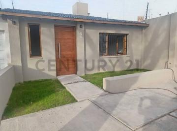 Casa · 126m² · 4 Ambientes · 1 Cochera · Venta de Casa en Godoy Cruz
