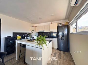 Casa · 122m² · 4 Ambientes · 2 Cocheras · Casa de 3 Dormitorio en Estancia Vieja - Venta