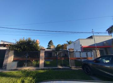 Quinta vacacional · 144m² · 4 Ambientes · 4 Cocheras · Quinta de 2 Dorm en Barrio Jorge Newbery a m de Ruta 11