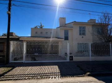 Casa de 5 ambientes, Córdoba · Venta Mutual de Los Docentes Casa