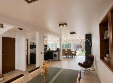 Casa · 235m² · 5 Ambientes · 2 Cocheras · Venta Mutual de Los Docentes Casa