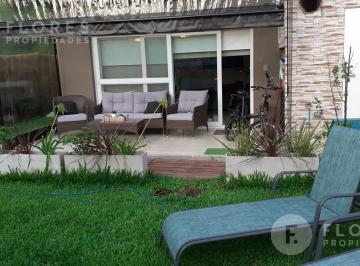 Casa · 141m² · 4 Ambientes · 2 Cocheras · Casa Apareada en Venta con Renta, 4 Ambientes, 3 Dorm., 2 Baños, Lagoon Pilar, Pilar