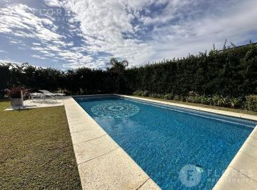 Casa · 358m² · 8 Ambientes · 2 Cocheras · Casa en Venta, 8 Ambientes, 4 Dorm., 5 Banos en La Lomada de Pilar - Pilar