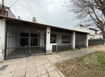 Casa · 100m² · 4 Ambientes · 2 Cocheras · Venta Casa 4 Ambientes en Castelar