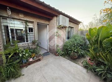 Casa · 45m² · 5 Ambientes · 1 Cochera · Casa 2/3 Dormi - Coch. Pasante - Patio Verde