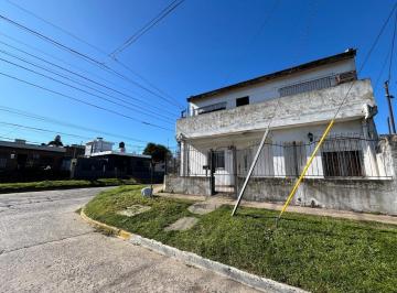 Casa · 190m² · 7 Ambientes · 1 Cochera · Dos Casas en Venta - ID 5821