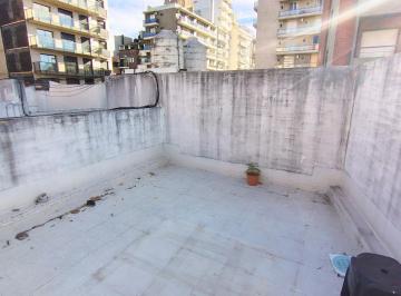Departamento · 30m² · 2 Ambientes · San Juan 2670 - un Dormitorio con Terraza Exclusiva. Tercer Piso por Escaleras.