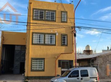 Bodega-Galpón · 360m² · 4 Dormitorios · Venta de Galpón 200 m² + 3 Dptos de 50 m²