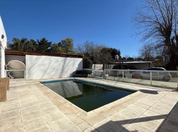 Casa de 8 ambientes, Brandsen · 3 Casas de 240 m² Totales, con Pileta.