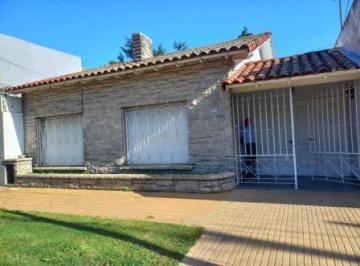 Casa · 205m² · 2 Dormitorios · Casa en Temperley Este