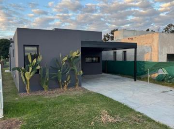 Casa · 300m² · 3 Ambientes · 1 Cochera · Venta Casa Brisanova