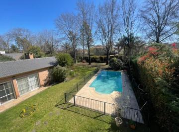 Casa · 350m² · 5 Ambientes · 2 Cocheras · Casa en Venta en Pilar del Lago