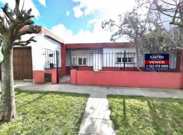 Casa de 5 ambientes, Mar del Plata · Casa de 2 Dorm. + Departamento con Entrada Independiente.