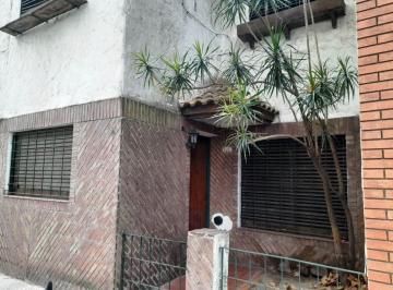 Casa · 150m² · 4 Ambientes · Venta Casa 4 Amb Villa Real (Reservado)
