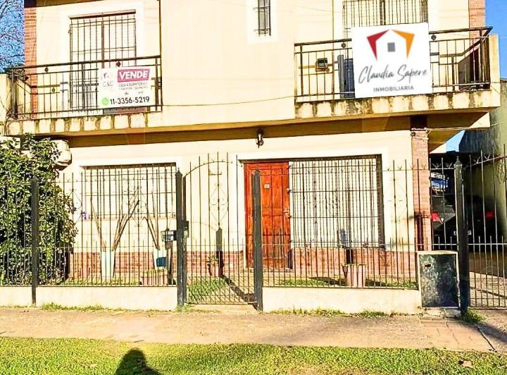 Casa · 180m² · 5 Ambientes · 2 Cocheras