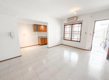 Casa · 45m² · 3 Ambientes · 1 Cochera · PH 3 Ambientes Venta en Saavedra