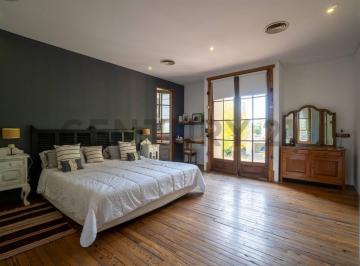 Casa · 393m² · 6 Ambientes · 2 Cocheras · Hermosa Casa en Buenos Aires Village - Bella Vista - 4 Domirtorios