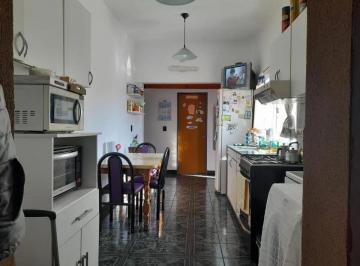 Casa · 188m² · 8 Ambientes · 2 Cocheras · Casa en Venta de 8 Ambientes en Villa Martelli