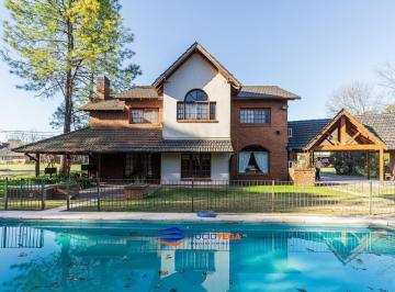 Casa · 350m² · 6 Ambientes · 6 Cocheras · Casa en Venta y Alquiler Anual en Country San Diego, Moreno