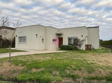 Casa · 111m² · 4 Ambientes · 3 Cocheras · Casa en Venta en San Ramiro, Pilar del Este, Pilar